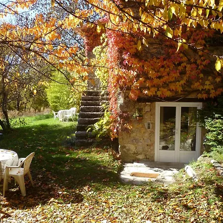 De Venascle * מוסטיה-סן-מארי