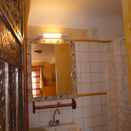 אורחן De Venascle *